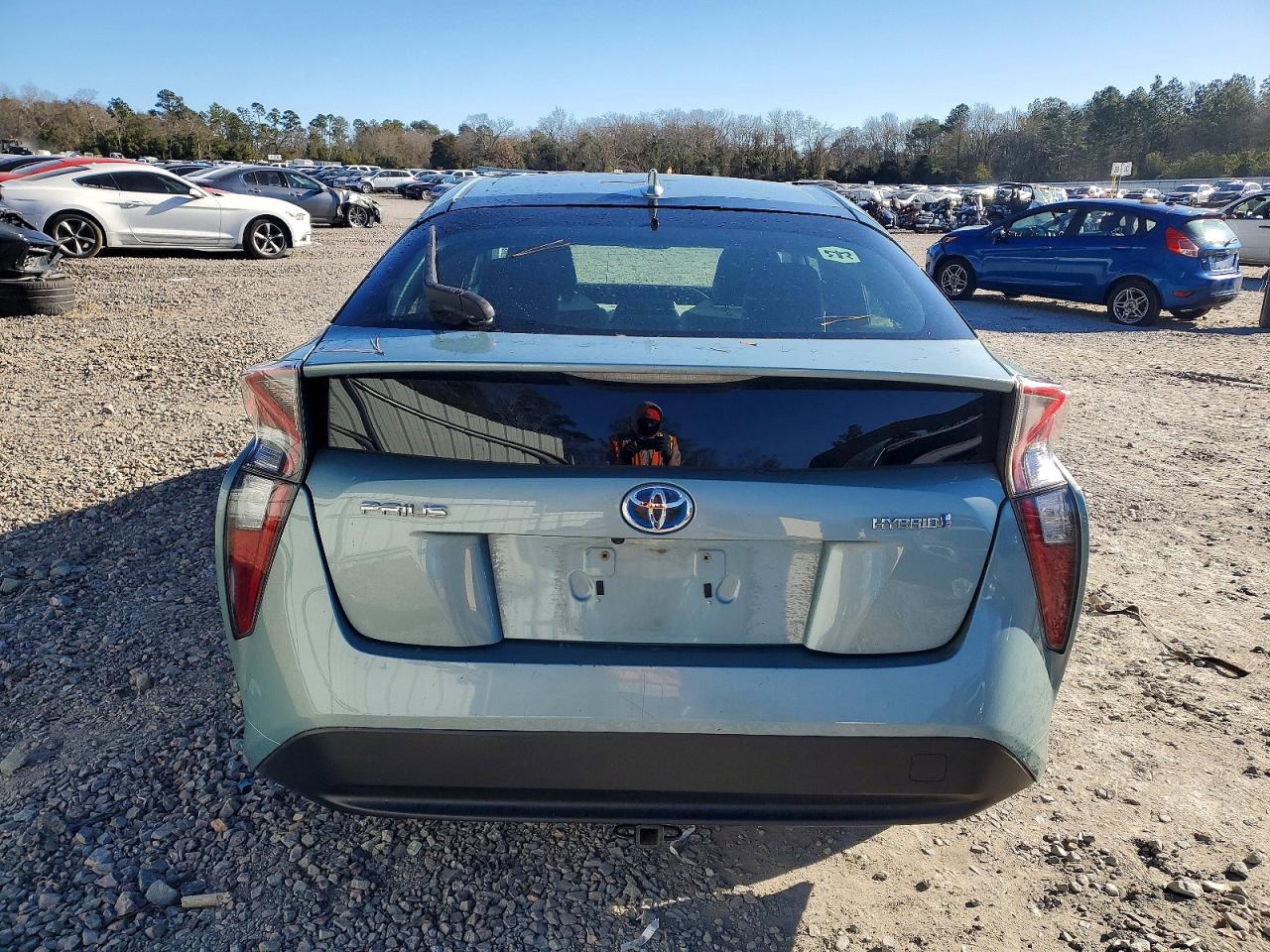 2016 TOYOTA PRIUS photo 6