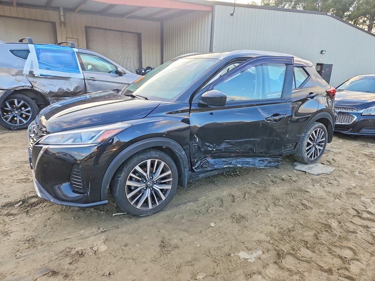 2021 NISSAN KICKS