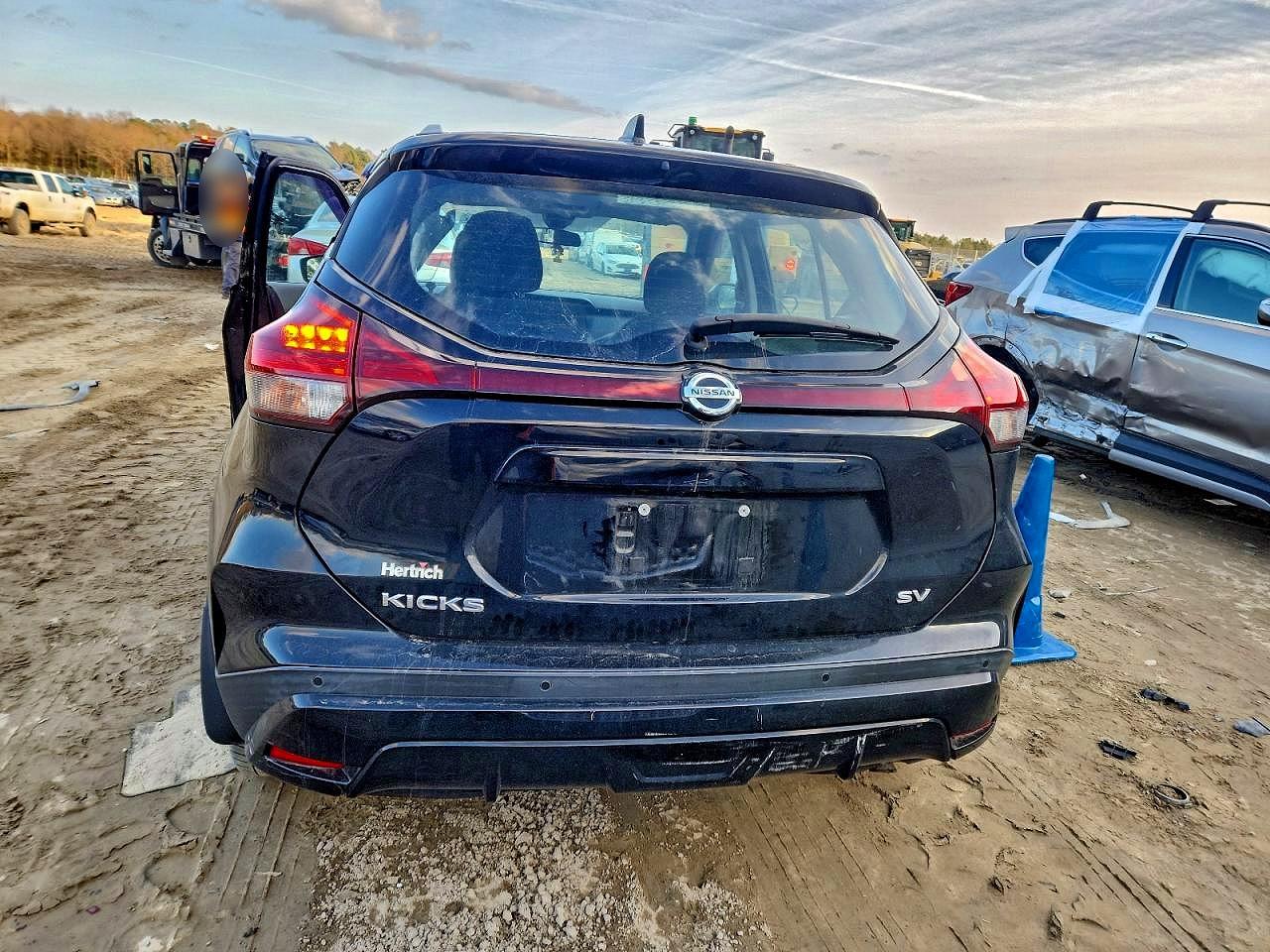 2021 NISSAN KICKS SV photo 11