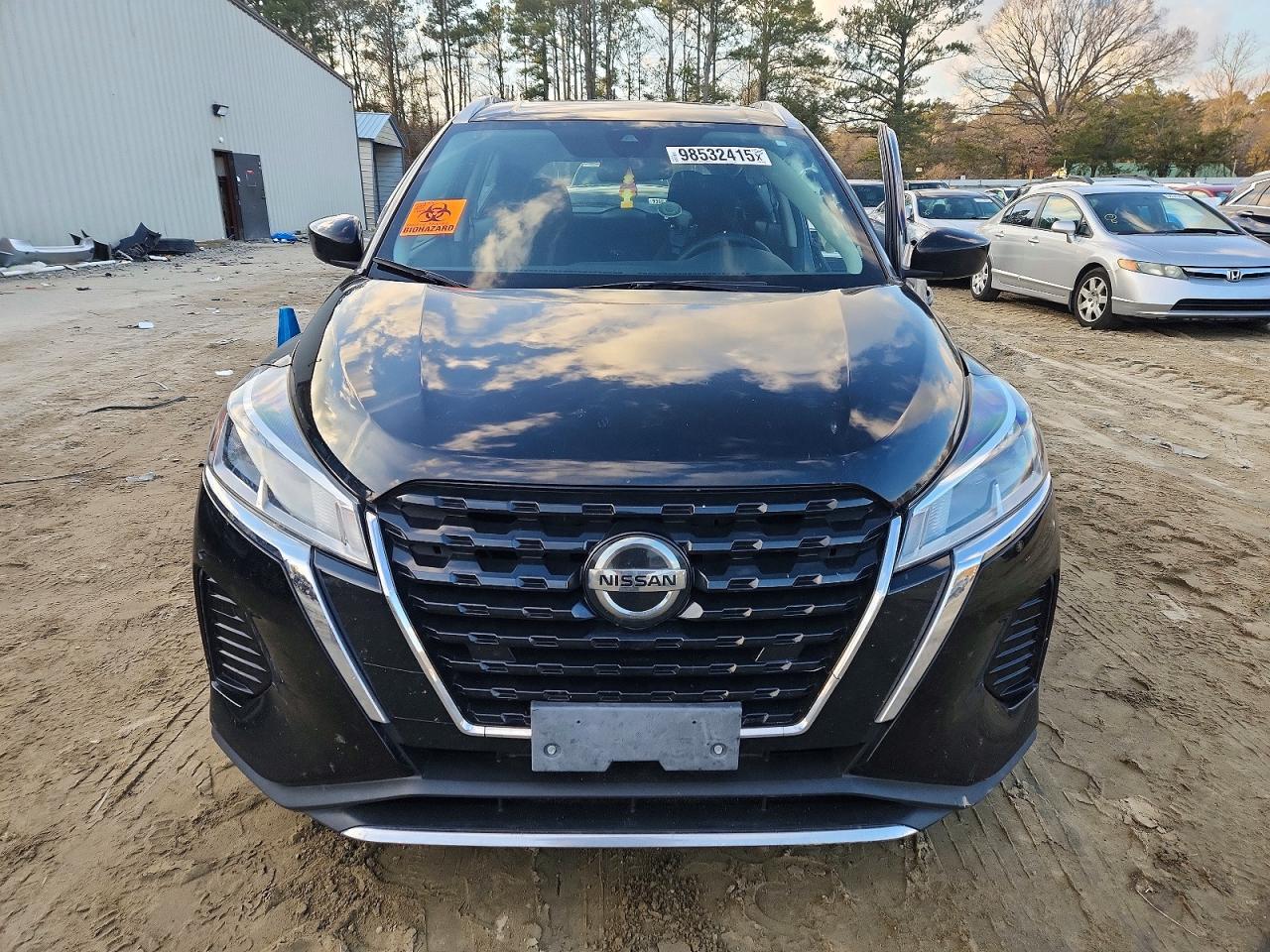 2021 NISSAN KICKS SV photo 9