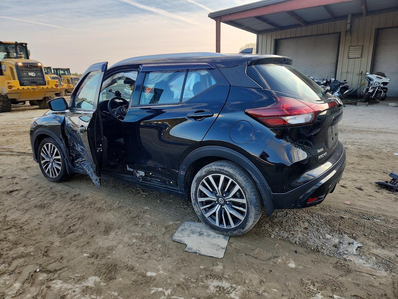 2021 NISSAN KICKS SV photo 3