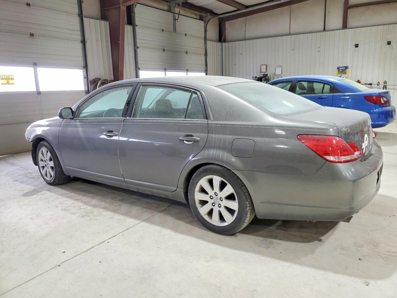 2006 TOYOTA AVALON XL photo 2
