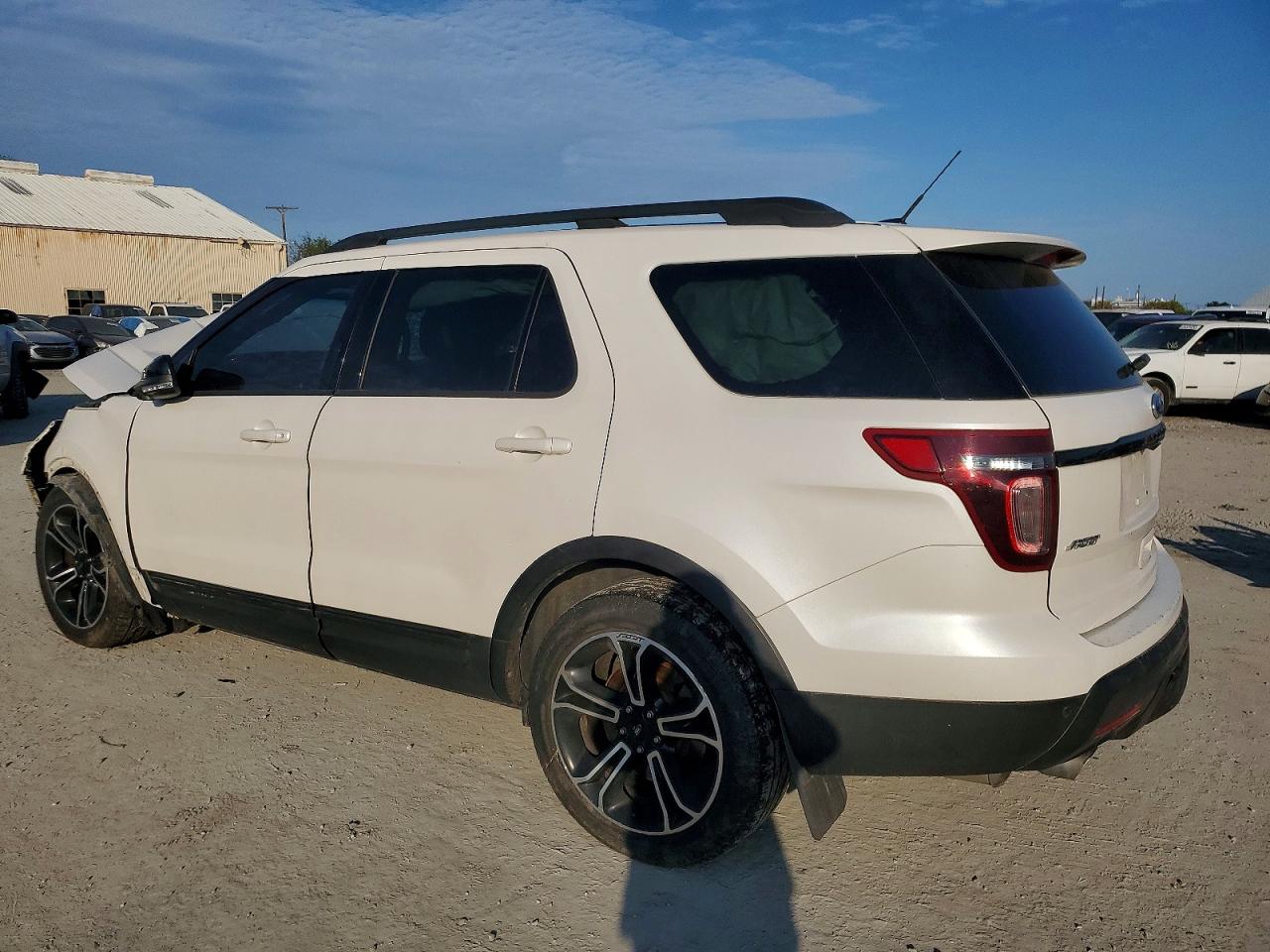 2015 FORD EXPLORER SPORT photo 2