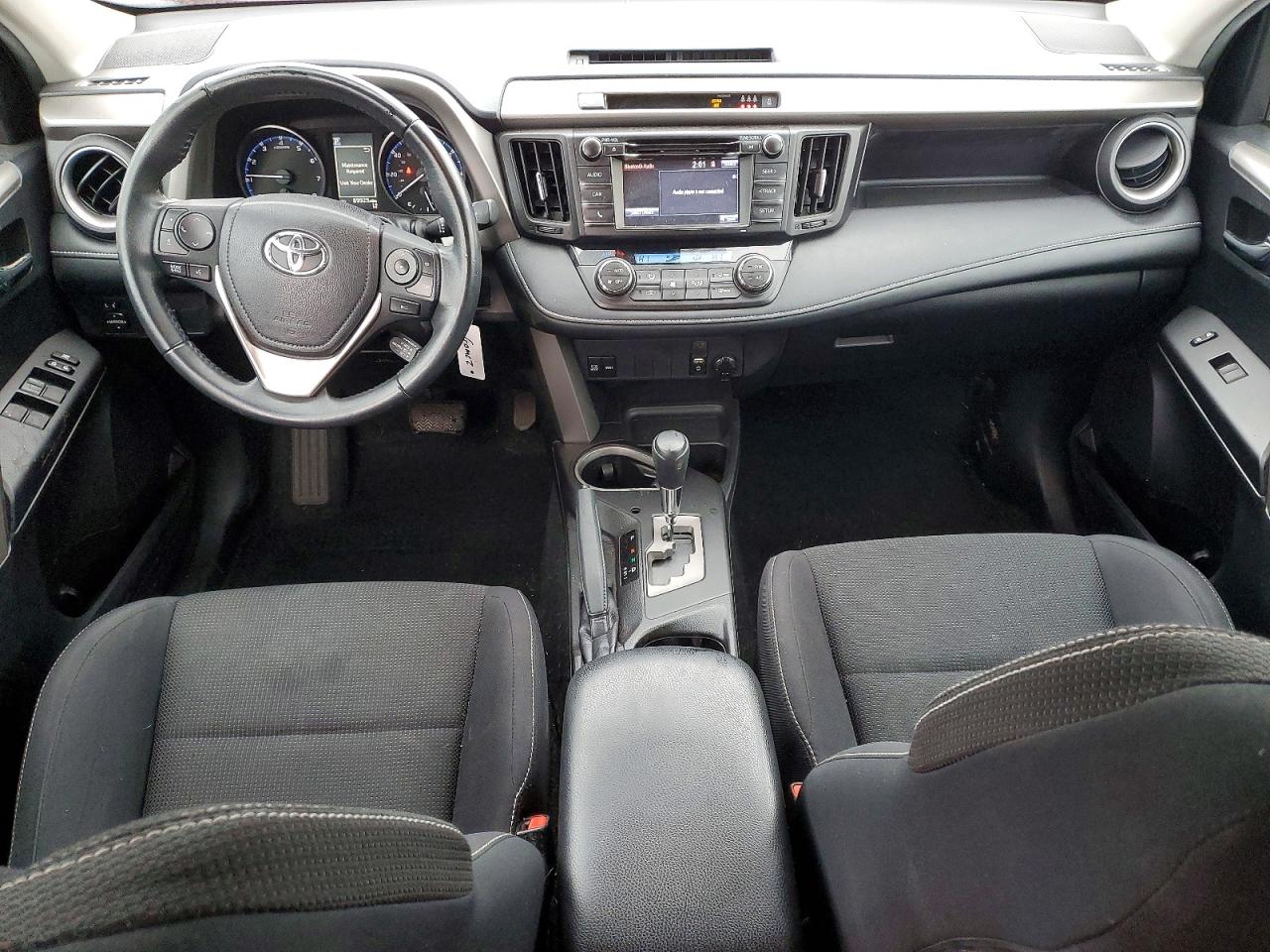 2017 TOYOTA RAV4 XLE photo 8