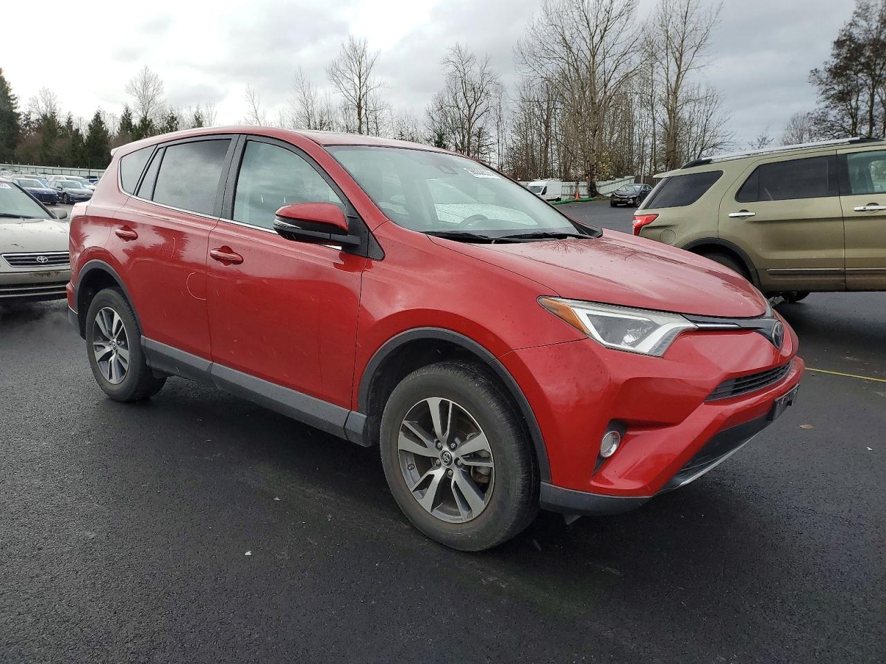 2017 TOYOTA RAV4 XLE photo 4