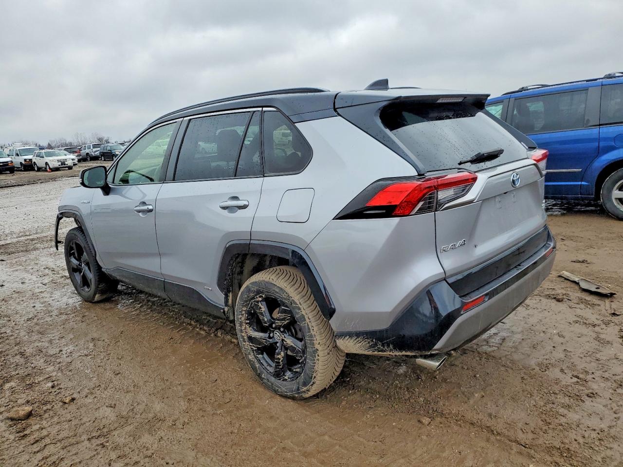 2019 TOYOTA RAV4 XSE photo 2