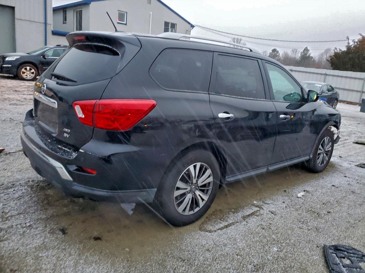 2017 NISSAN PATHFINDER S photo 3