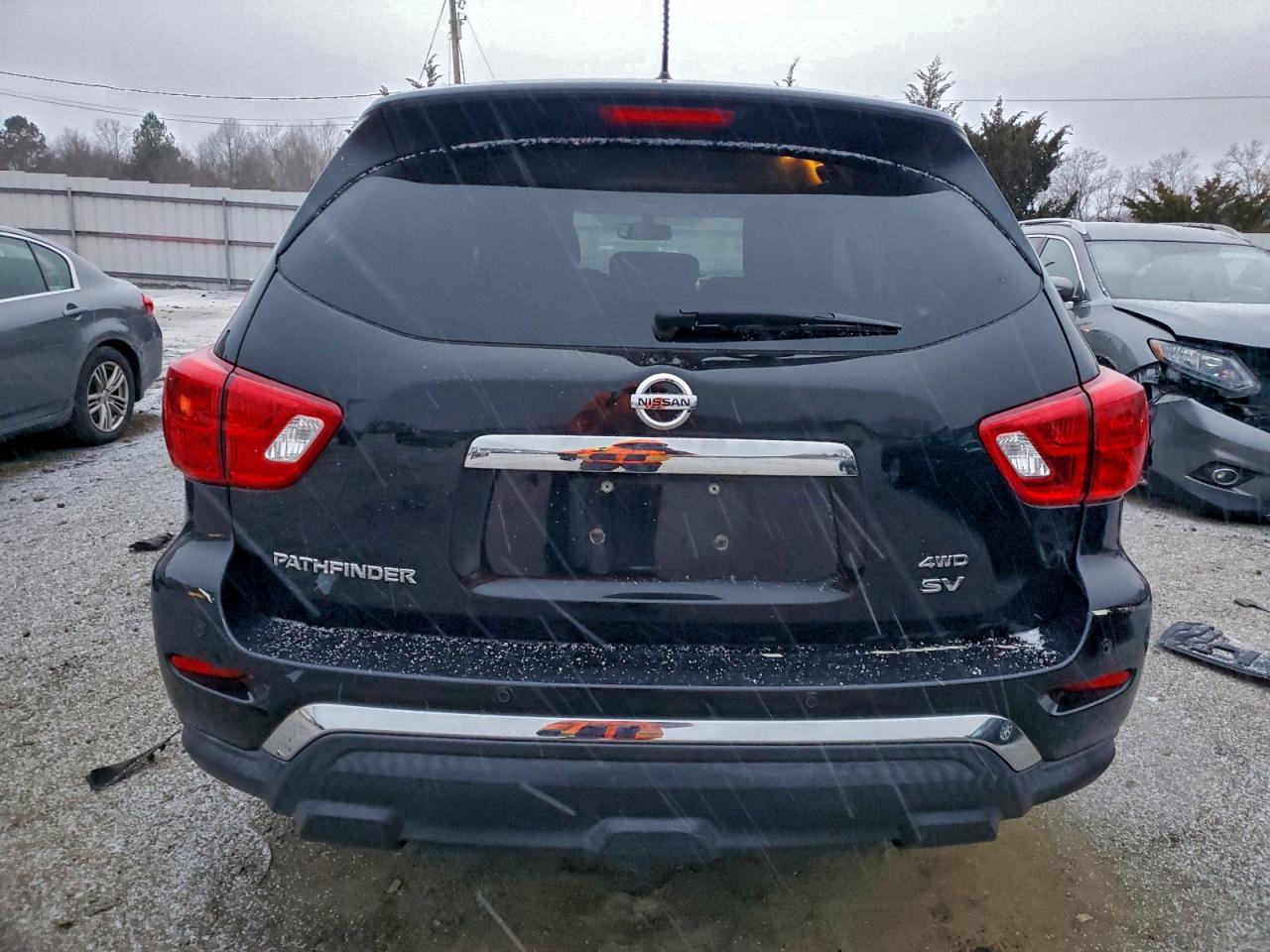 2017 NISSAN PATHFINDER S photo 6