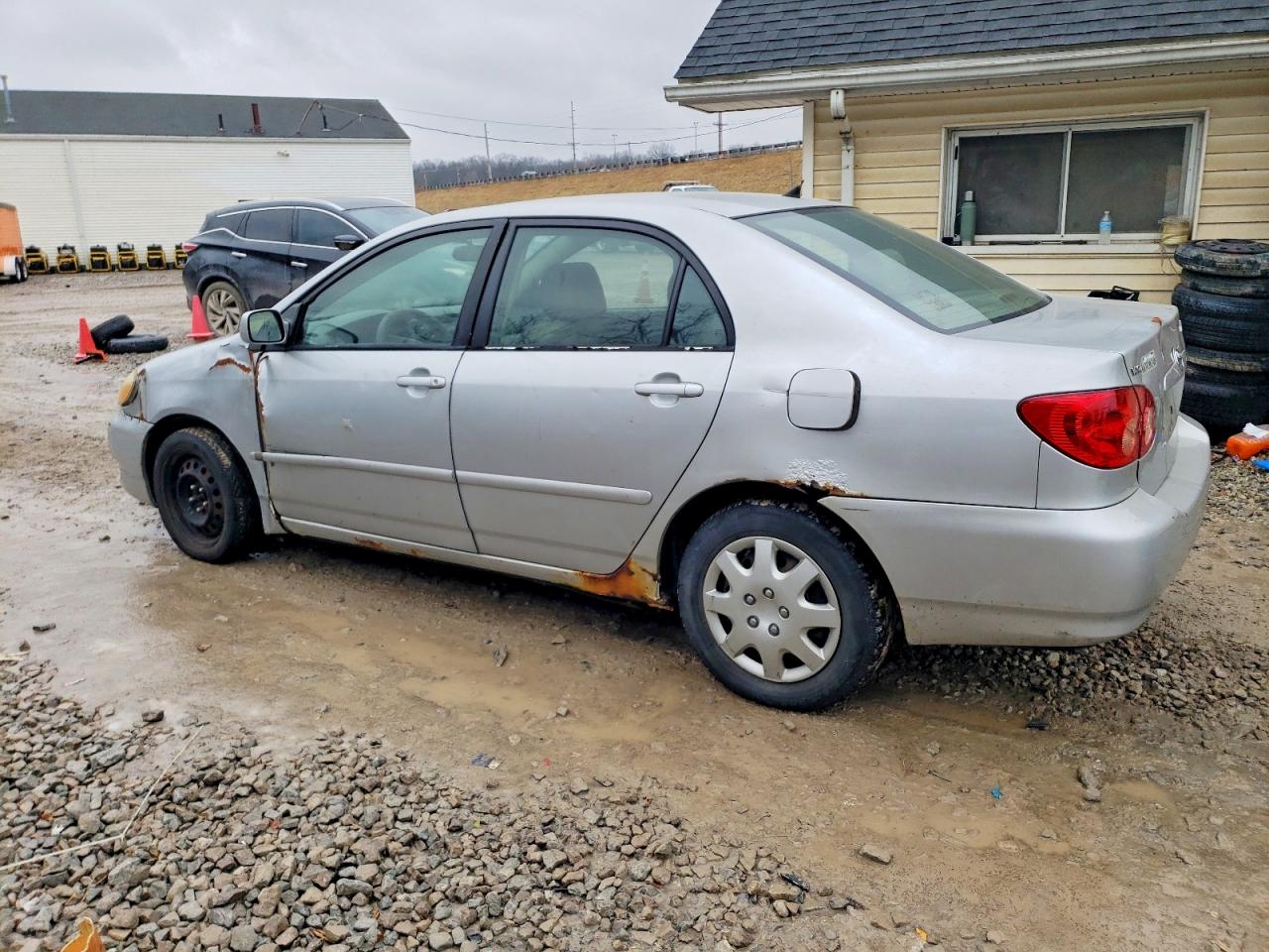 2005 TOYOTA COROLLA CE photo 2