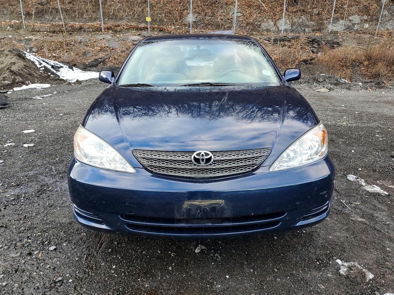 2002 TOYOTA CAMRY LE photo 5