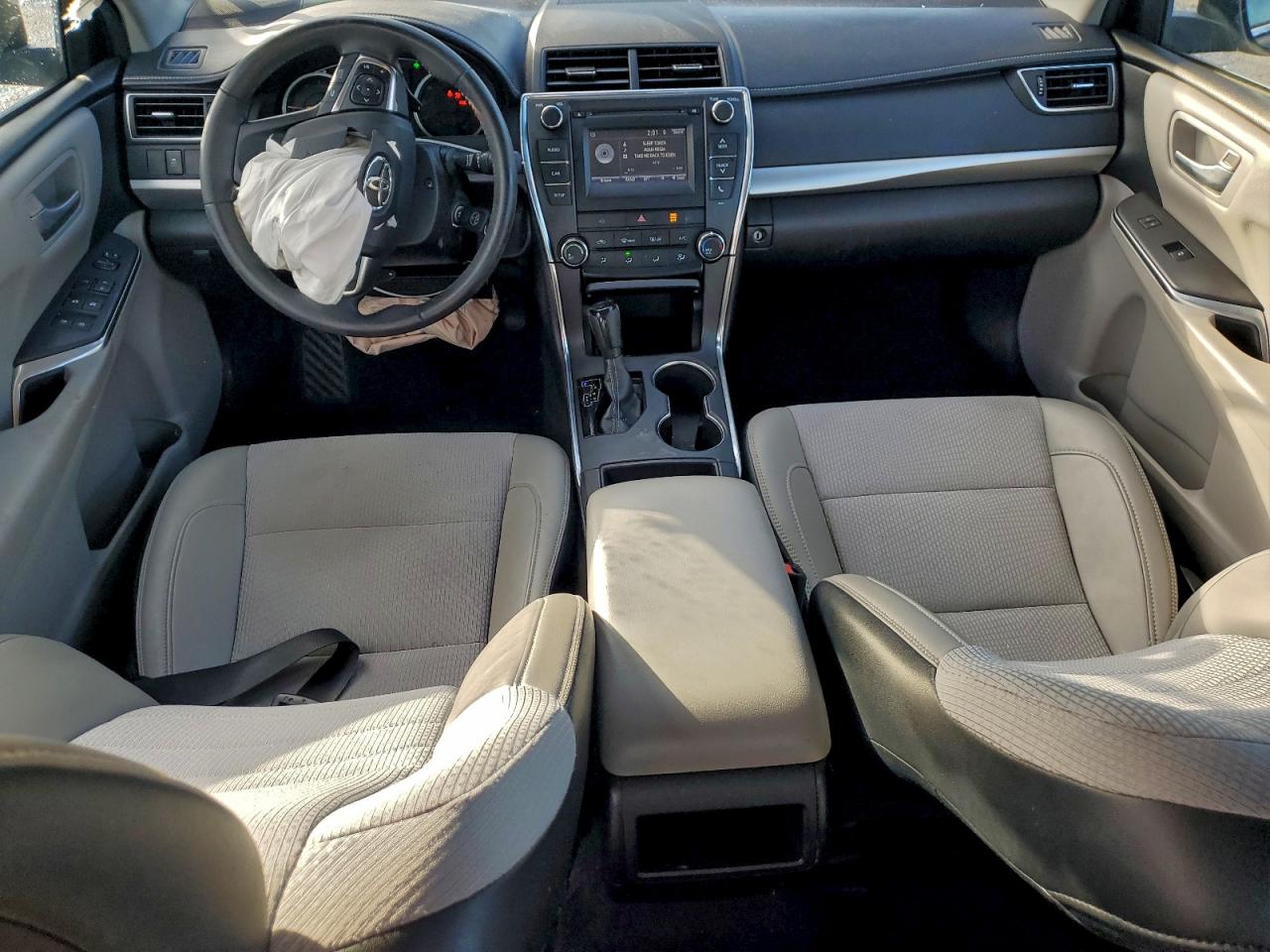 2017 TOYOTA CAMRY LE photo 8