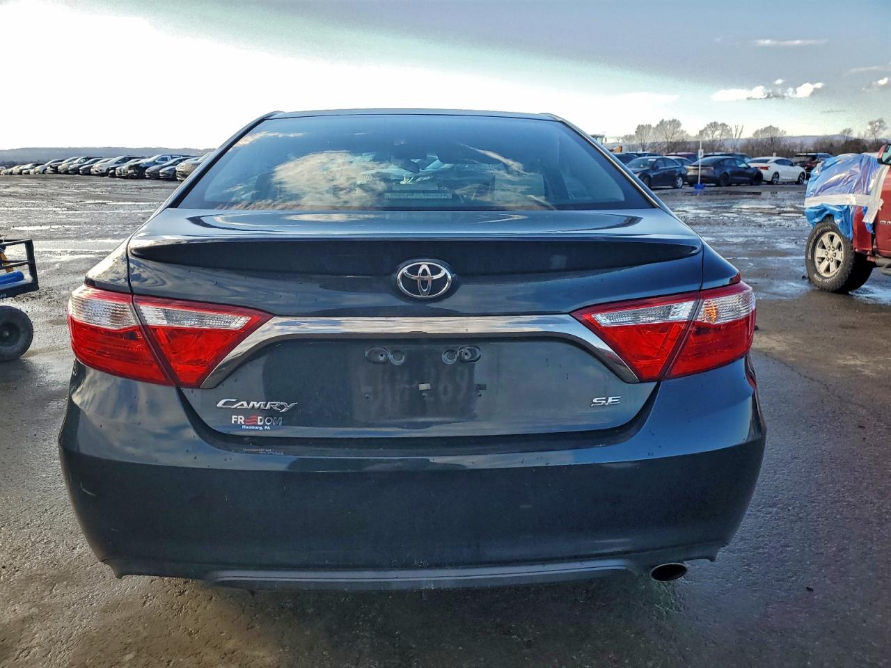 2017 TOYOTA CAMRY LE photo 6