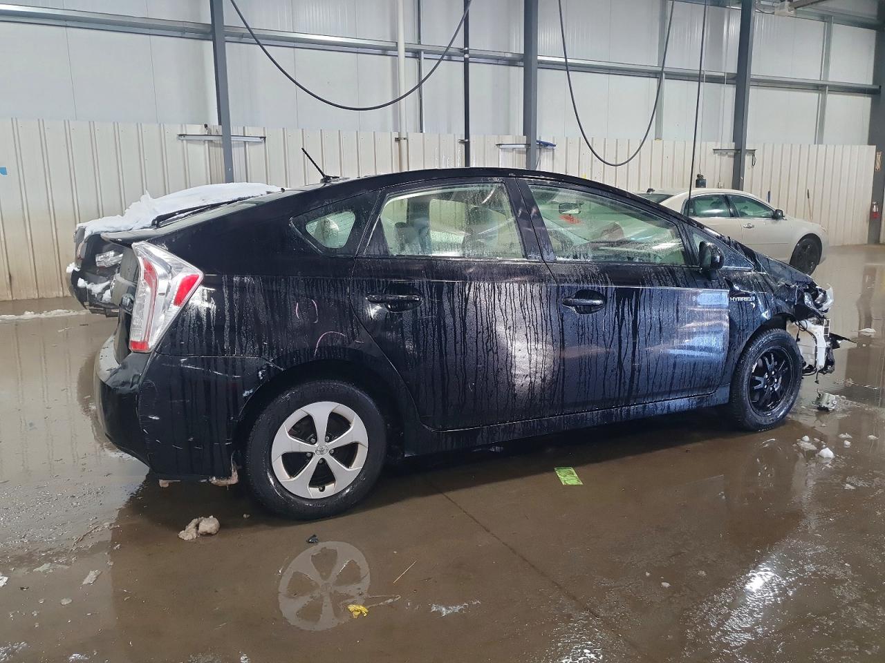 2014 TOYOTA PRIUS photo 5