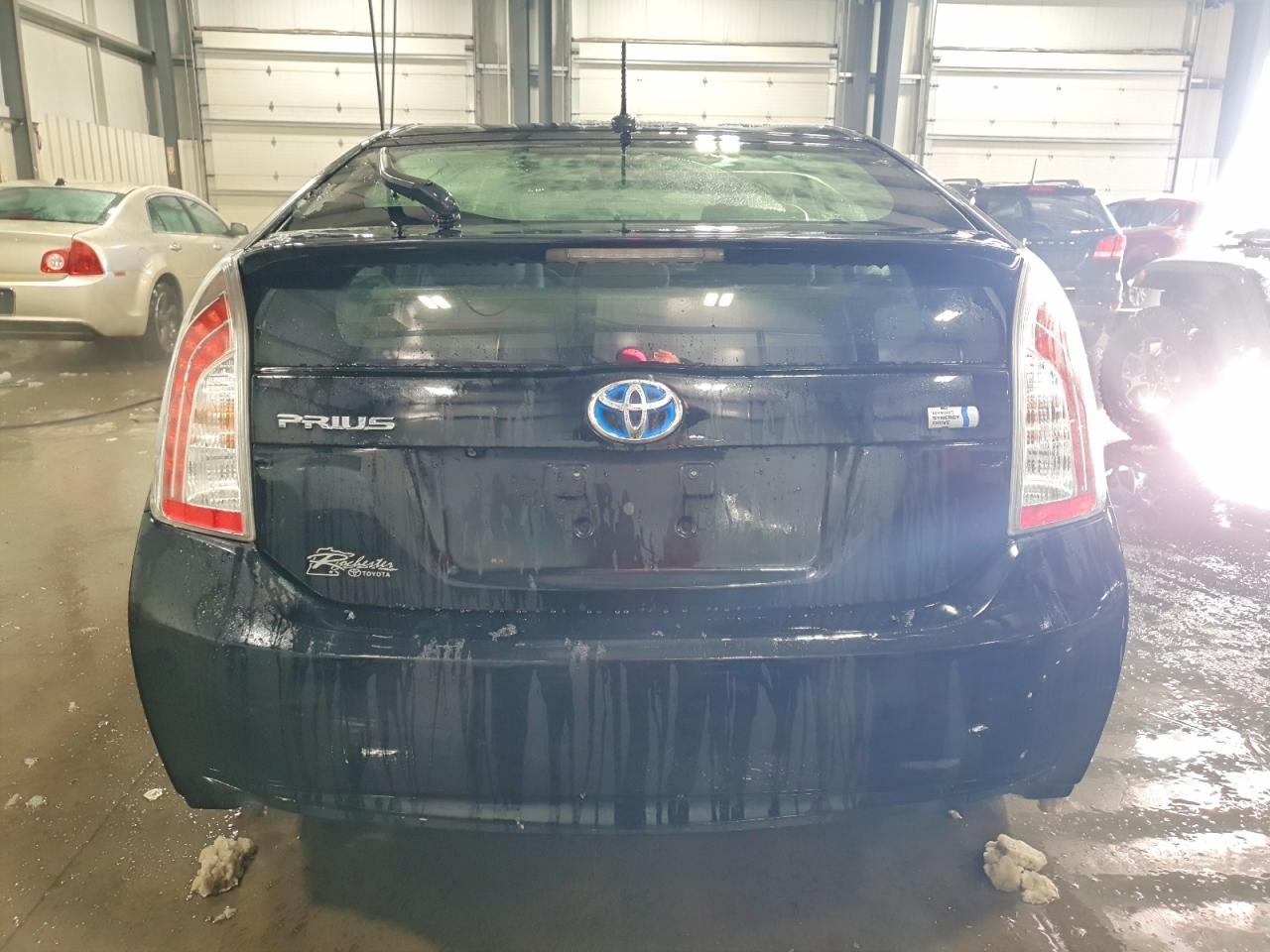2014 TOYOTA PRIUS photo 11