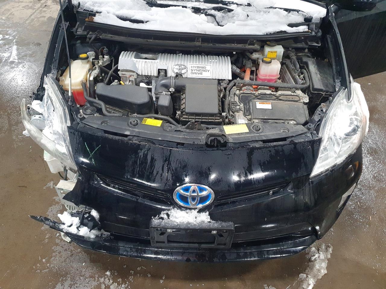 2014 TOYOTA PRIUS photo 23