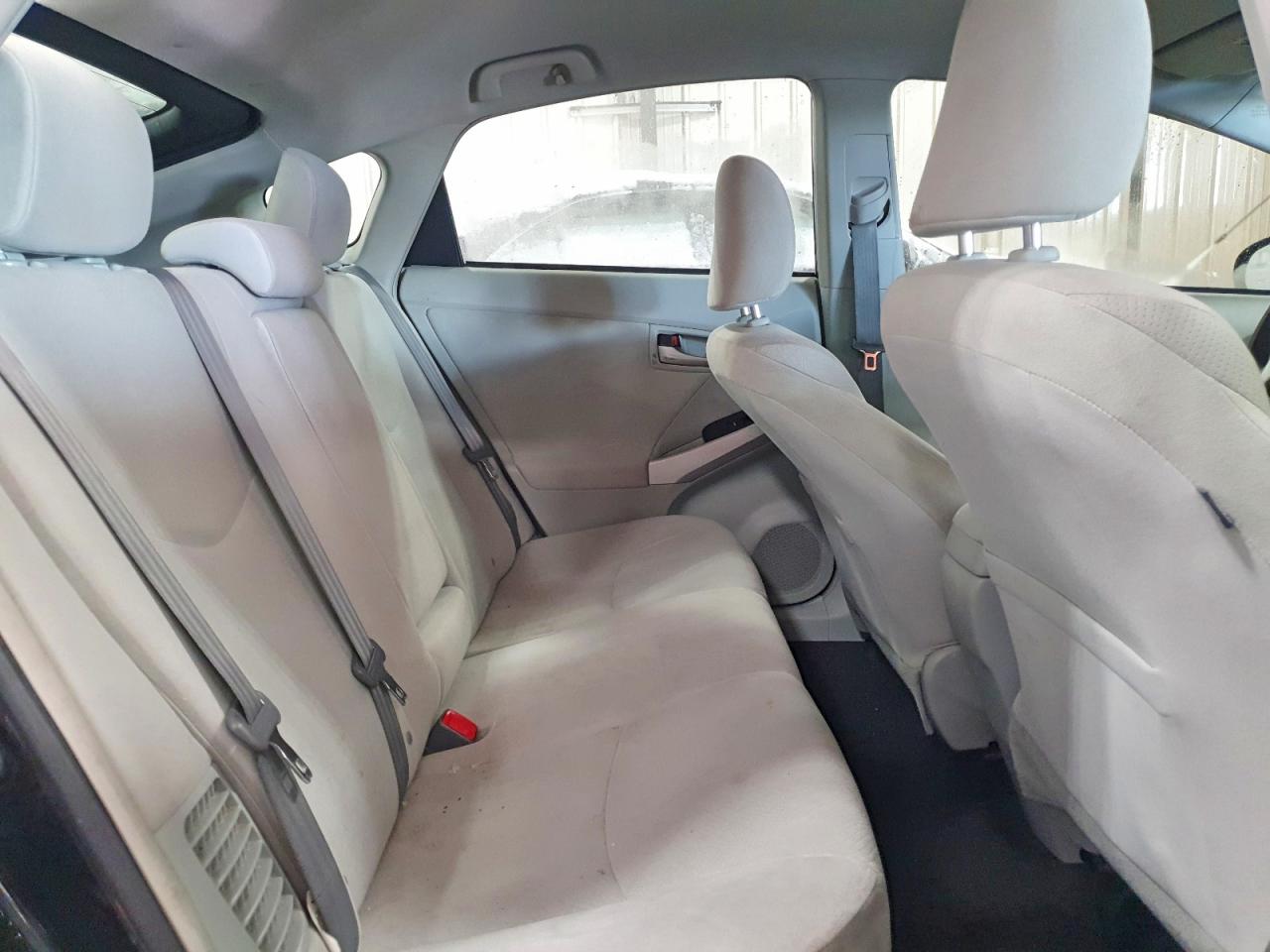 2014 TOYOTA PRIUS photo 21