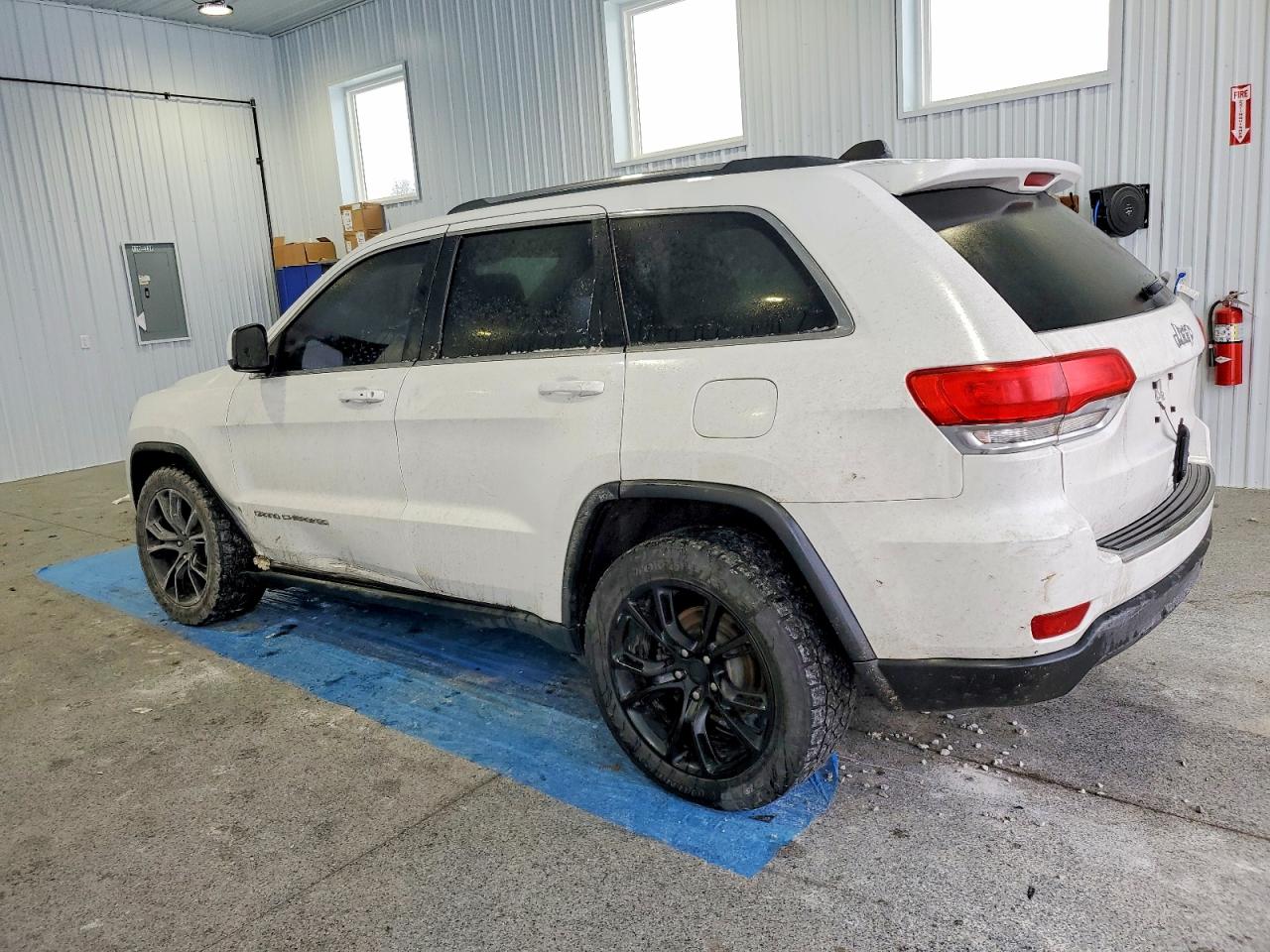 2014 JEEP GRAND CHEROKEE LAREDO photo 2