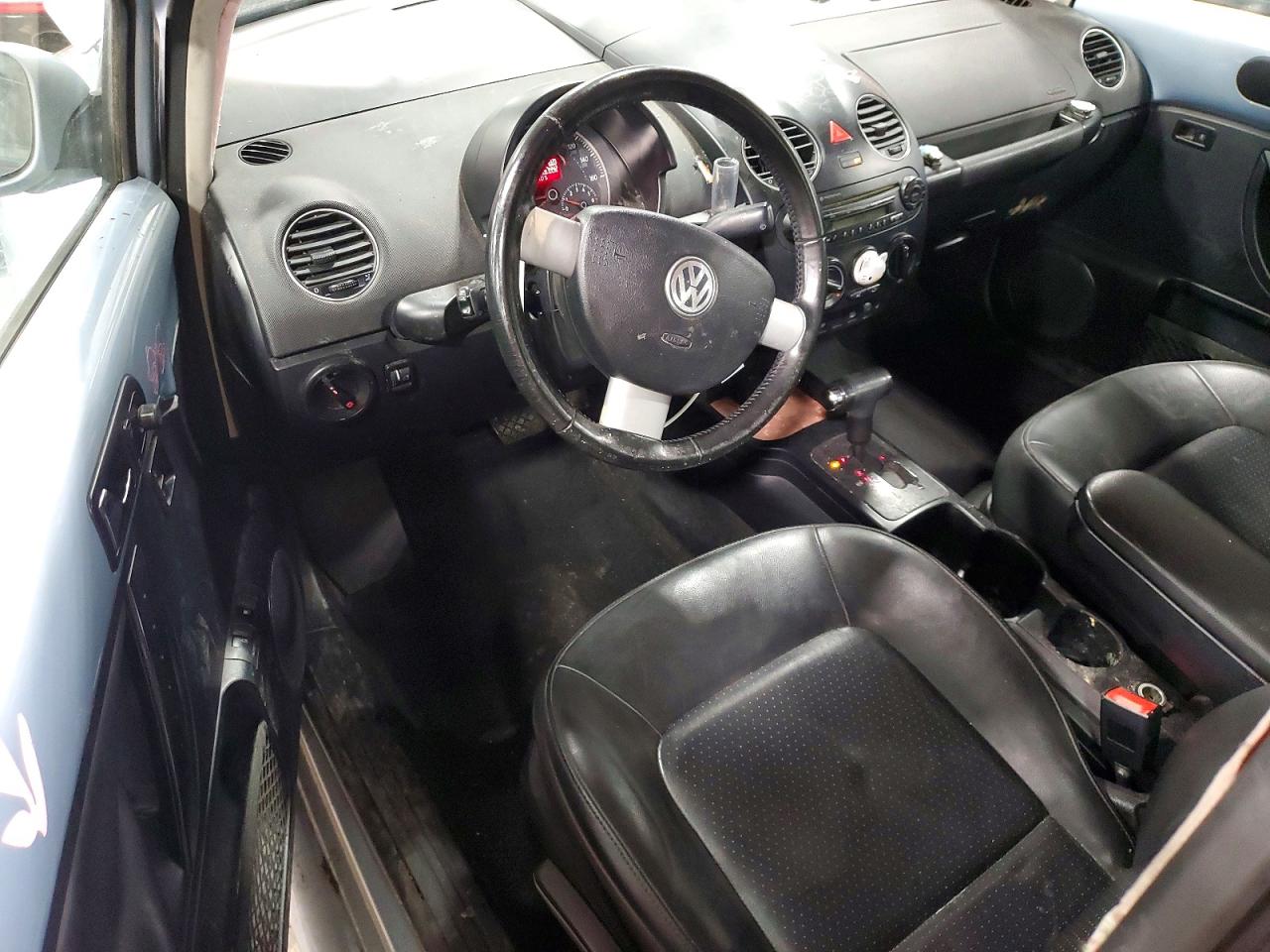 2009 VOLKSWAGEN NEW BEETLE S photo 8