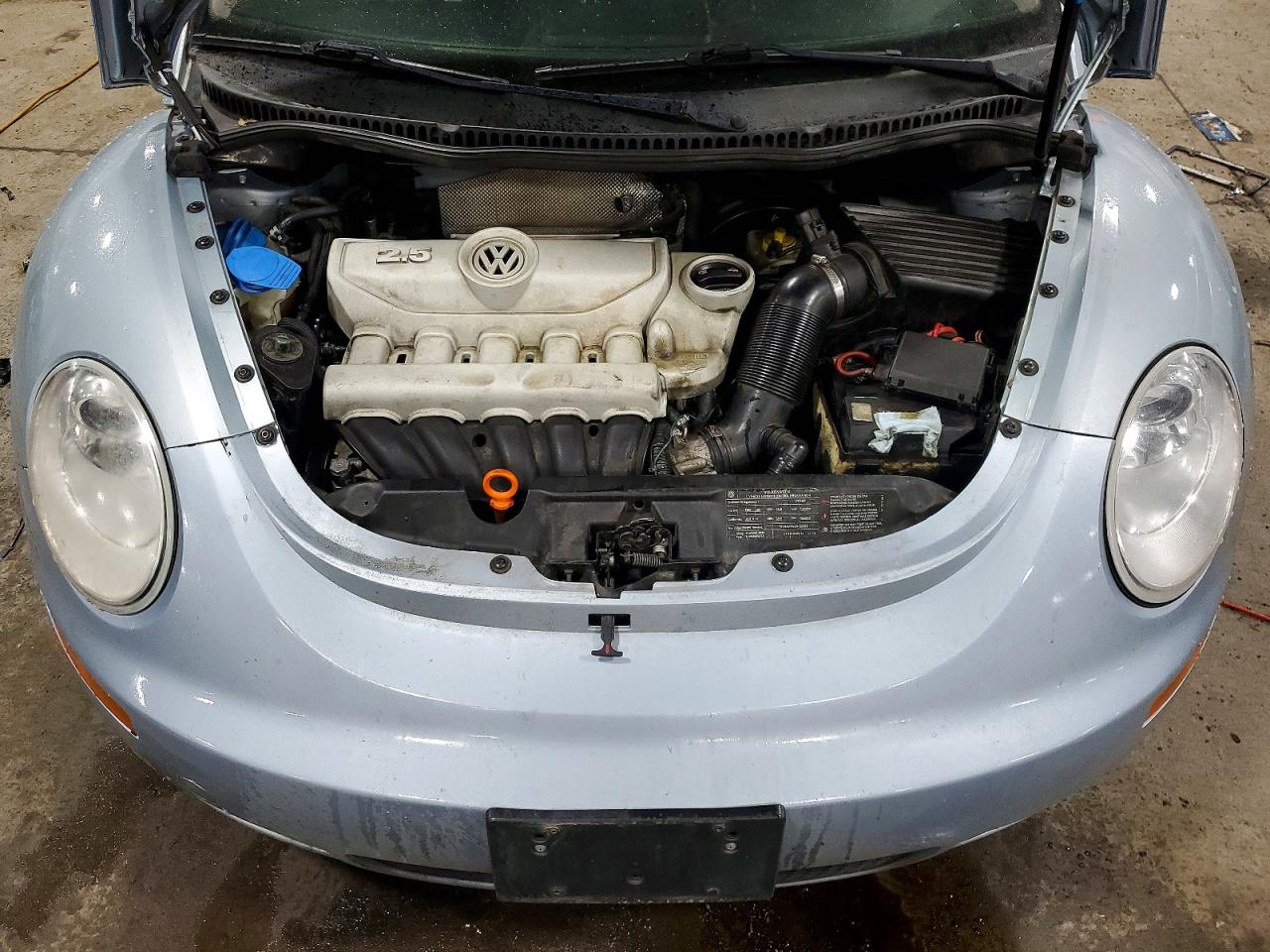 2009 VOLKSWAGEN NEW BEETLE S photo 11