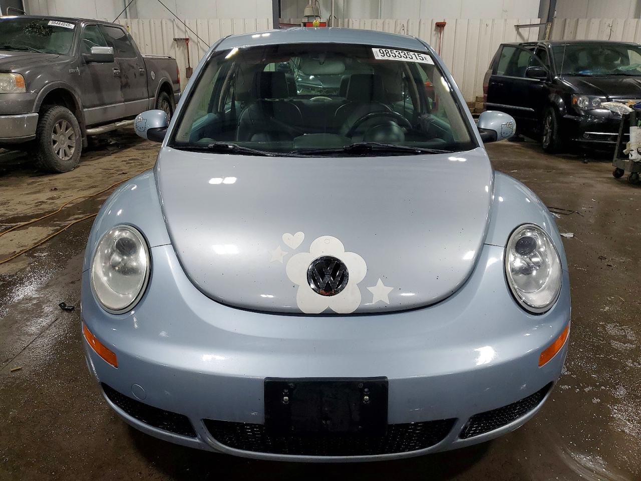 2009 VOLKSWAGEN NEW BEETLE S photo 5