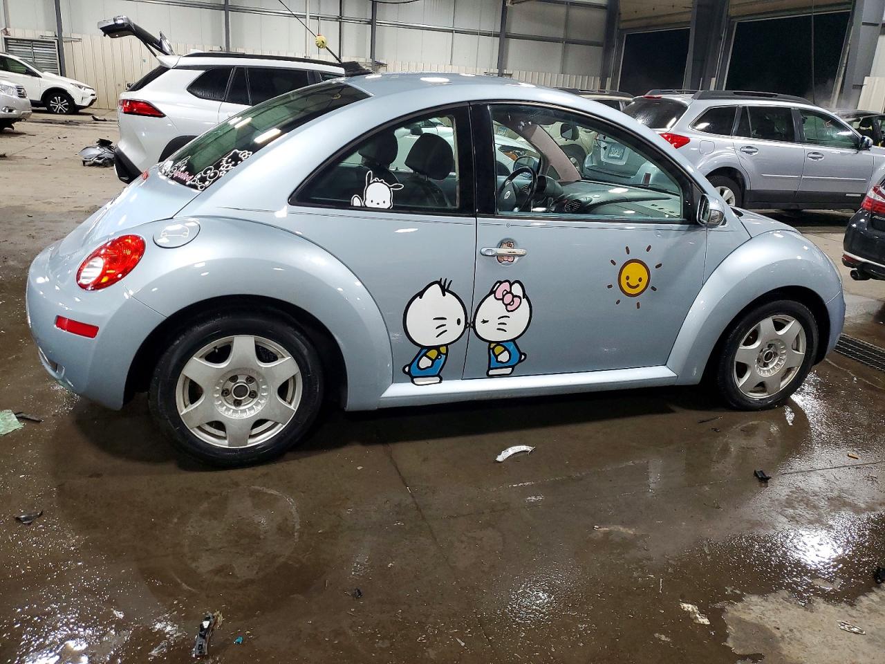 2009 VOLKSWAGEN NEW BEETLE S photo 3