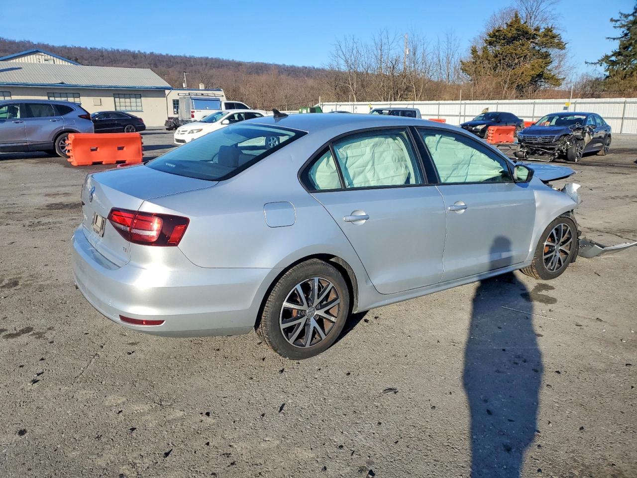 2016 VOLKSWAGEN JETTA SE photo 3