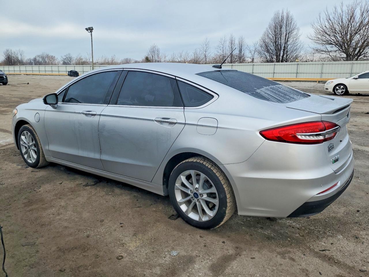 2019 FORD FUSION TITANIUM photo 2