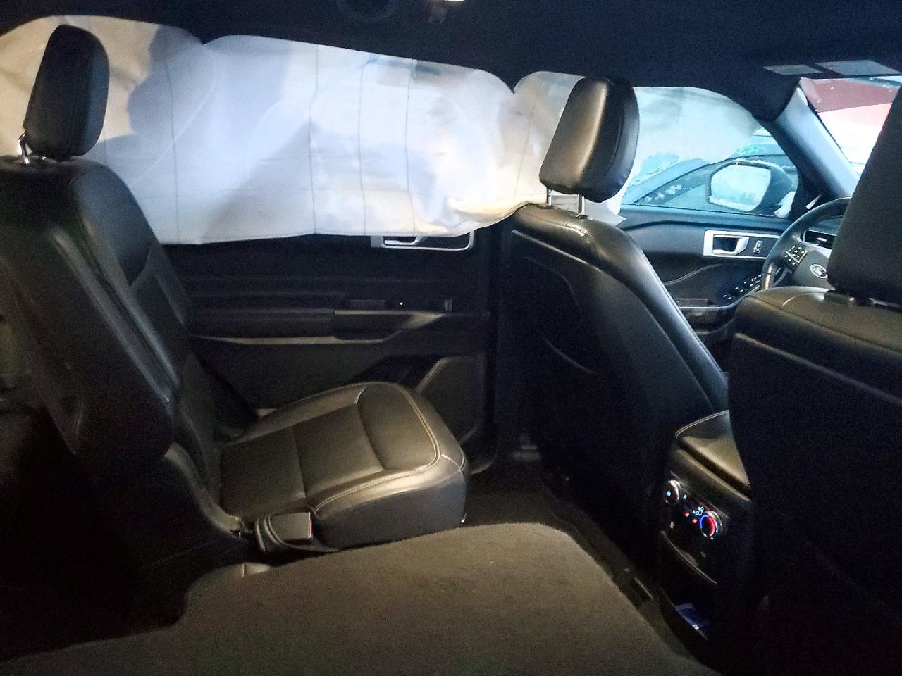 2020 FORD EXPLORER XLT photo 31