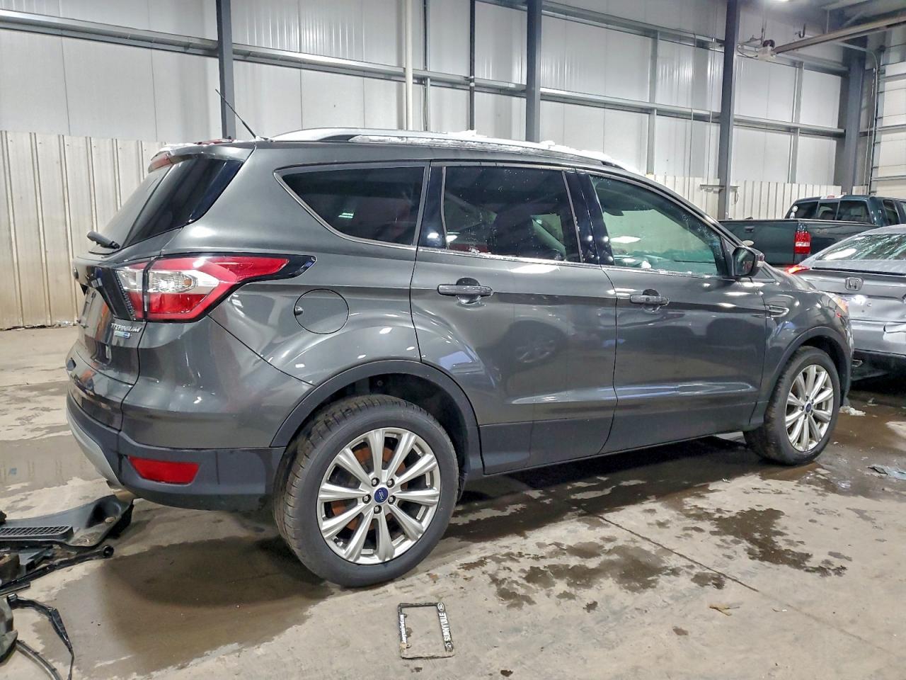2017 FORD ESCAPE TITANIUM photo 3