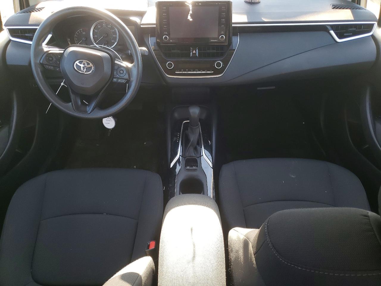 2022 TOYOTA COROLLA LE photo 8
