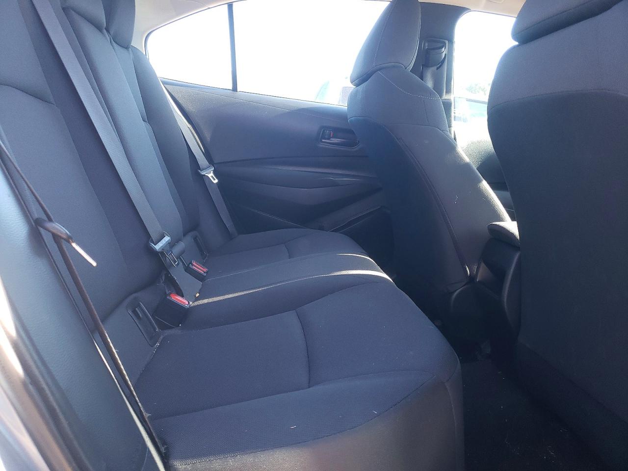 2022 TOYOTA COROLLA LE photo 10