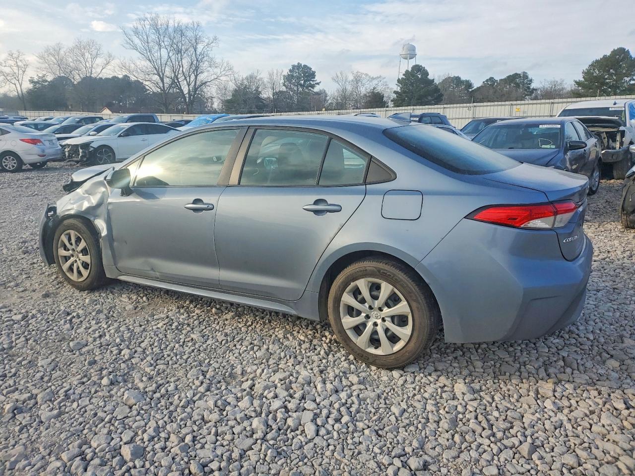 2022 TOYOTA COROLLA LE photo 2