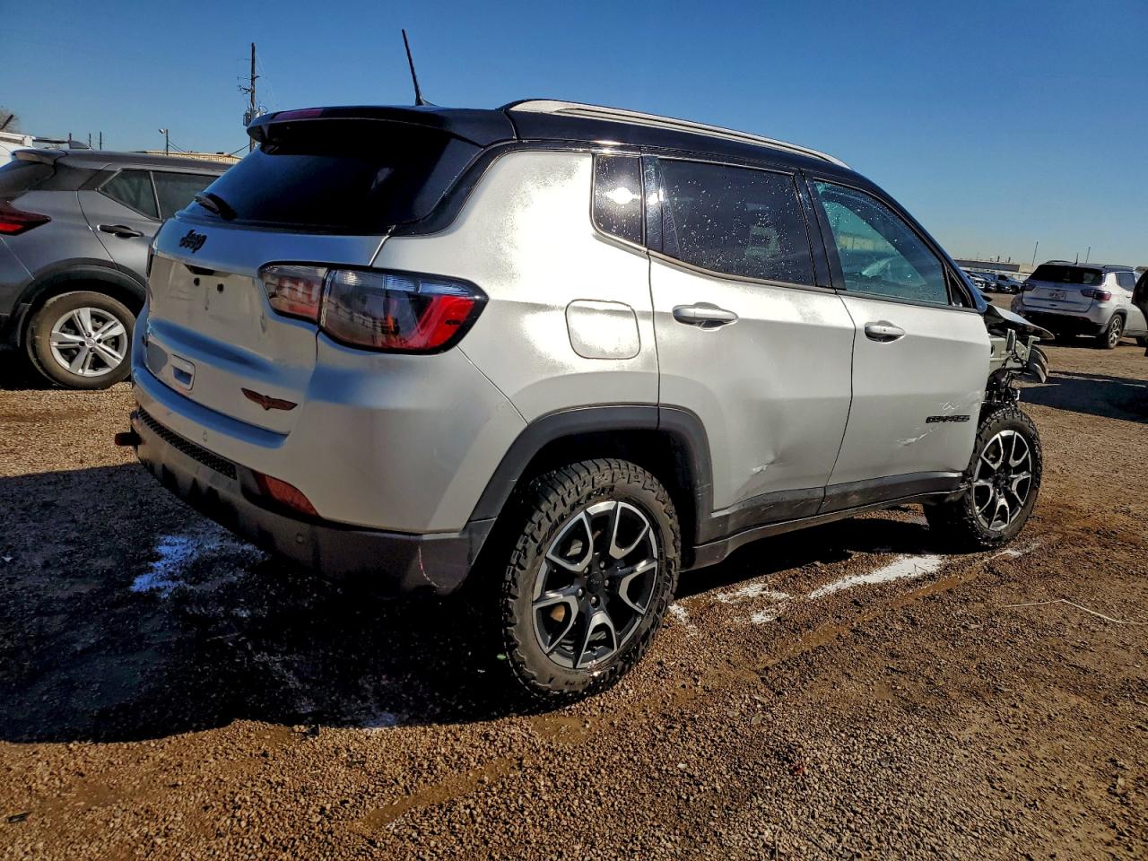 2024 JEEP COMPASS TRAILHAWK photo 3