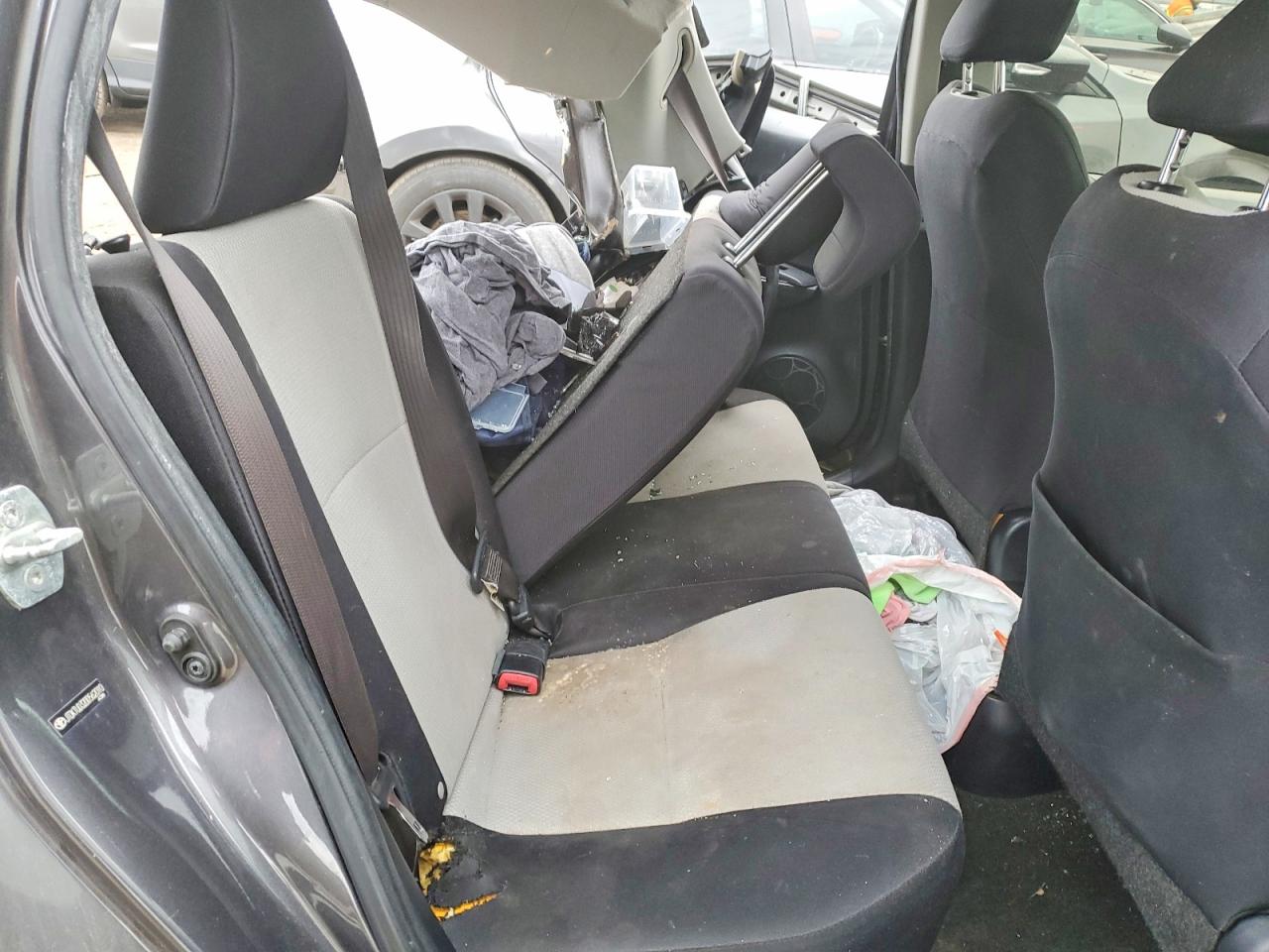 2013 TOYOTA YARIS 5-DOOR LE photo 10