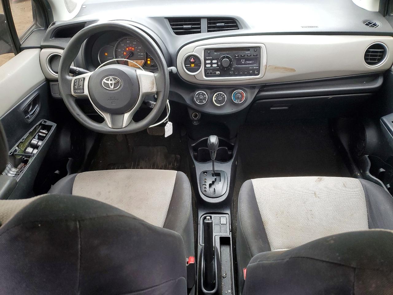 2013 TOYOTA YARIS 5-DOOR LE photo 8