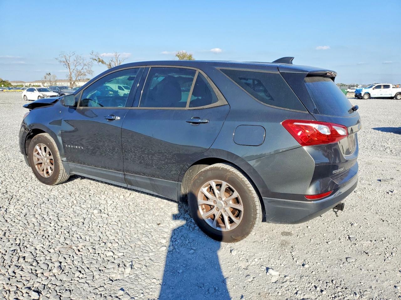 2018 CHEVROLET EQUINOX LS photo 2