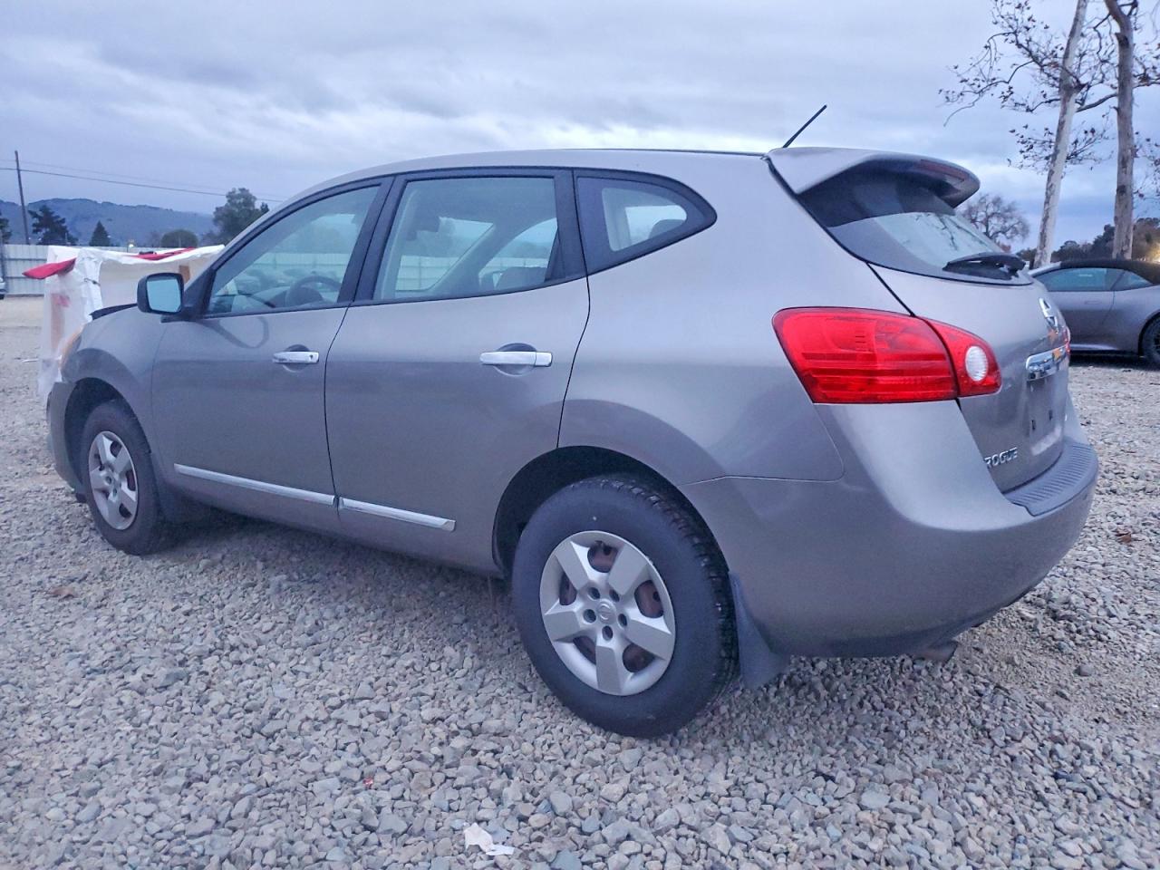 2011 NISSAN ROGUE S photo 2