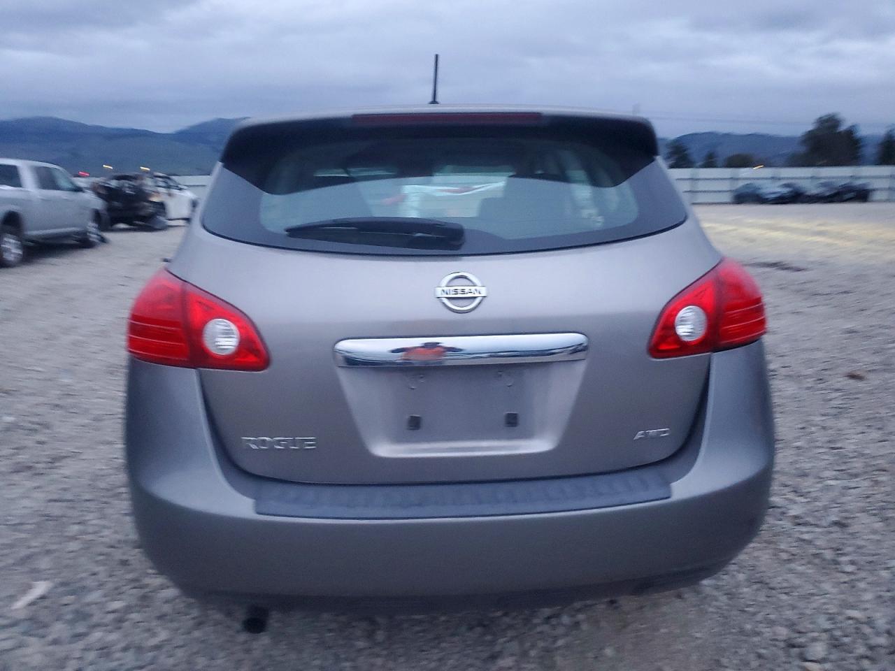 2011 NISSAN ROGUE S photo 6