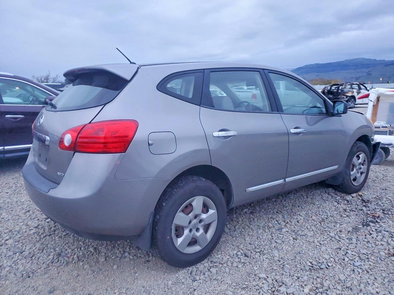 2011 NISSAN ROGUE S photo 3