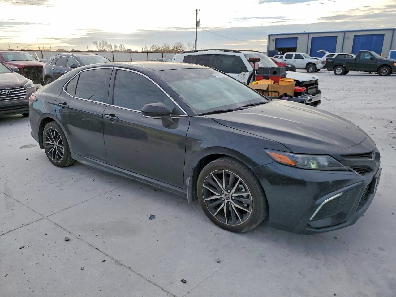 2024 TOYOTA CAMRY SE NIGHT SHADE photo 4