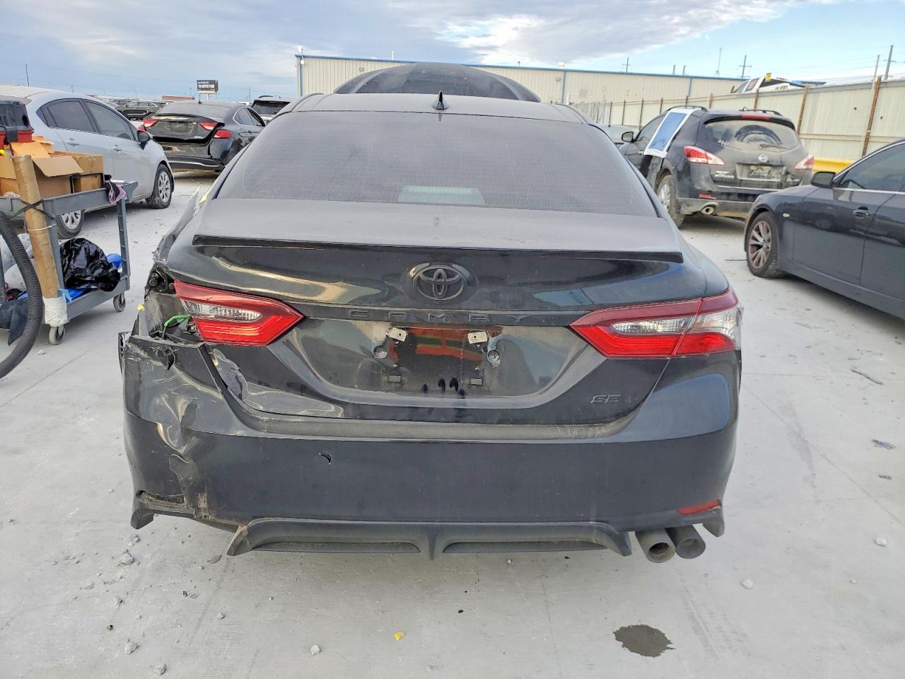 2024 TOYOTA CAMRY SE NIGHT SHADE photo 6