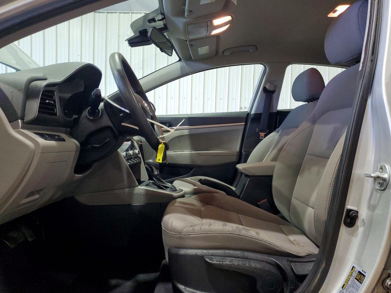2020 HYUNDAI ELANTRA SE photo 7