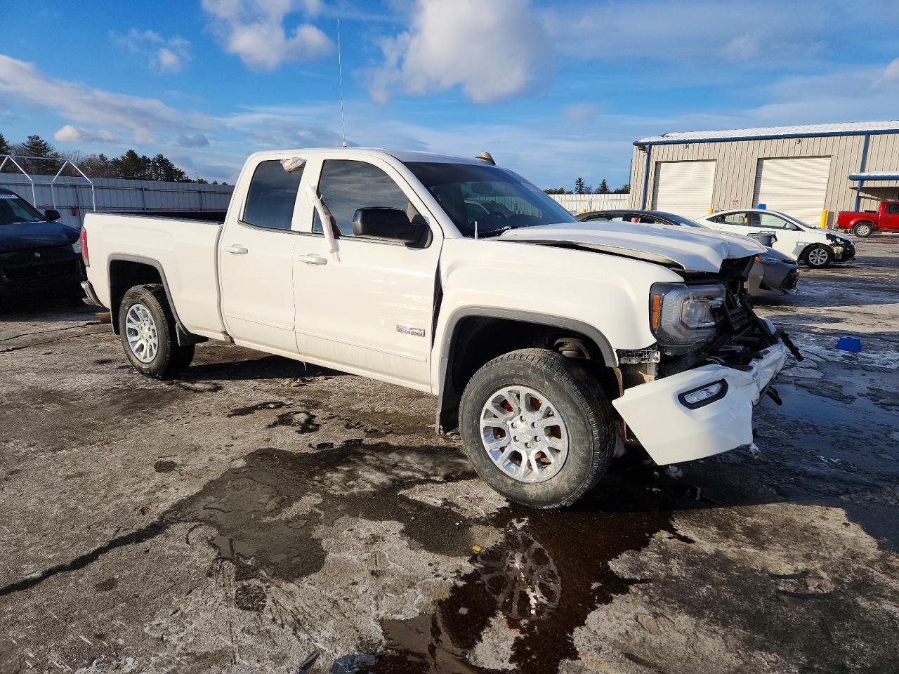 2017 GMC SIERRA K1500 SLT photo 7
