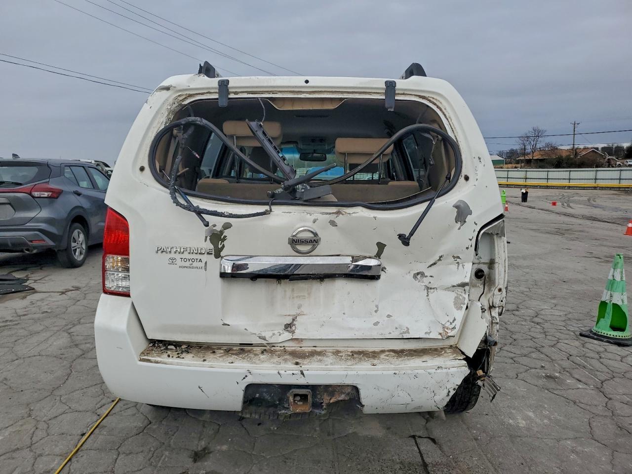 2011 NISSAN PATHFINDER S photo 6