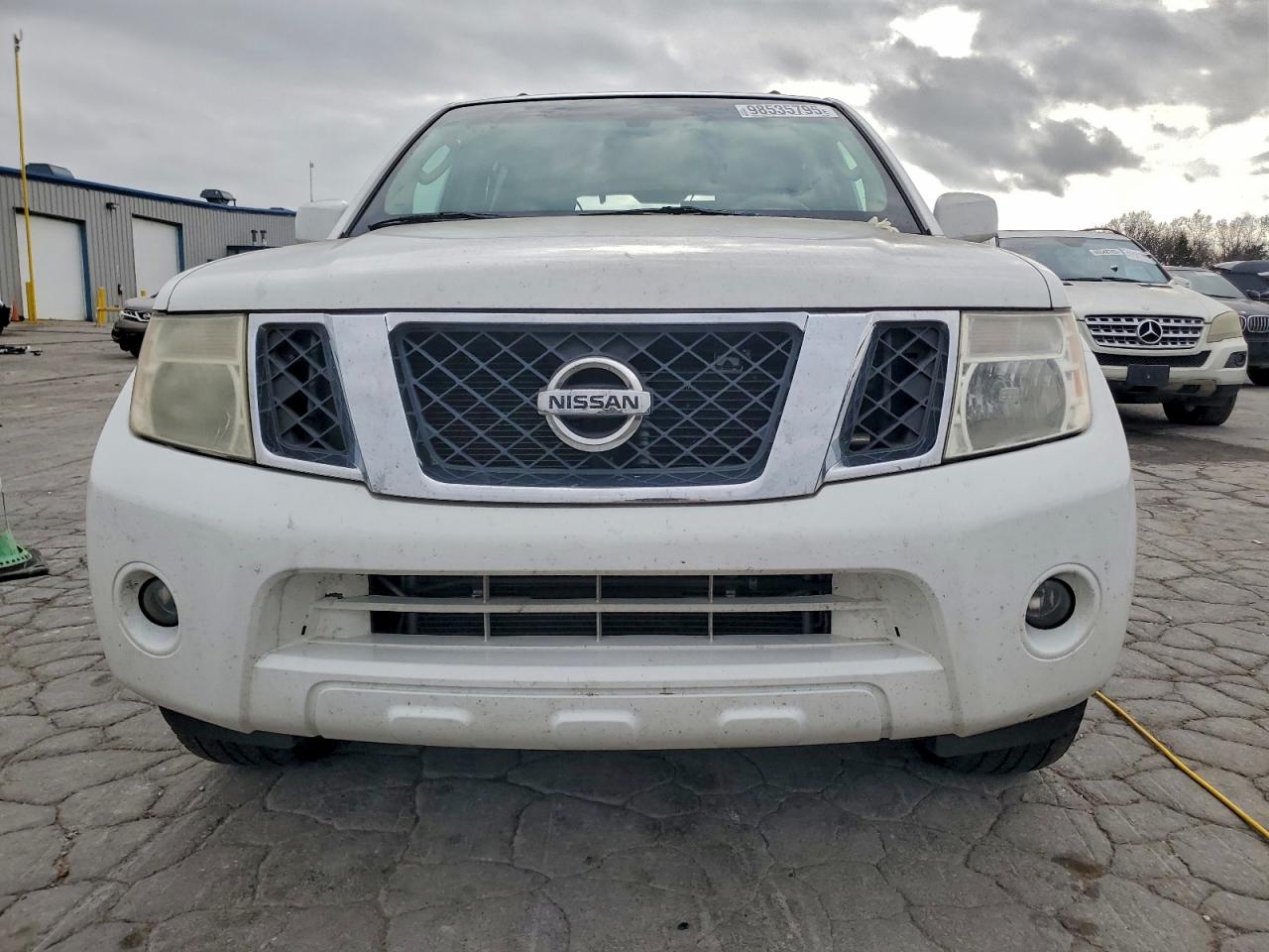 2011 NISSAN PATHFINDER S photo 5