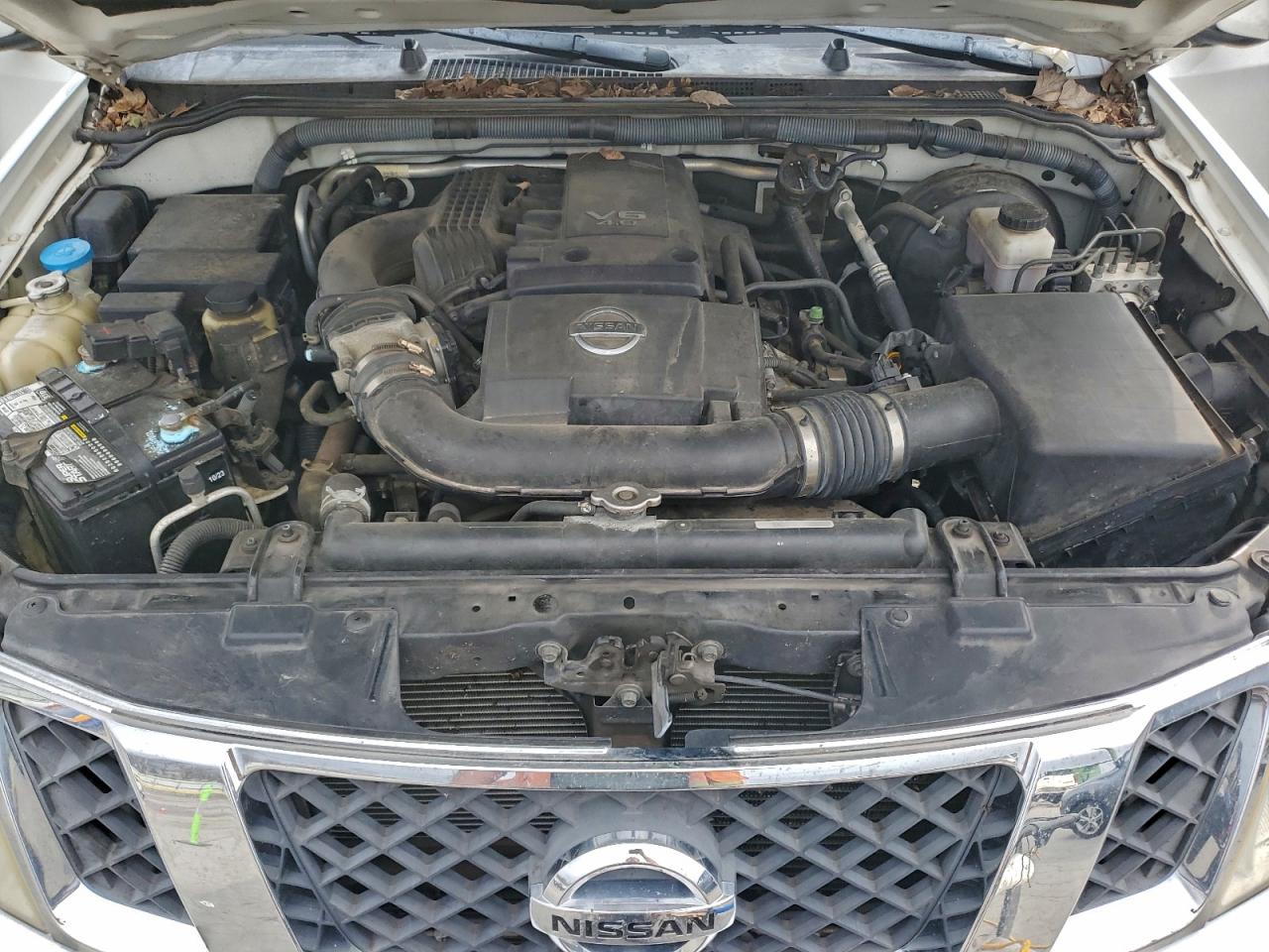 2011 NISSAN PATHFINDER S photo 12
