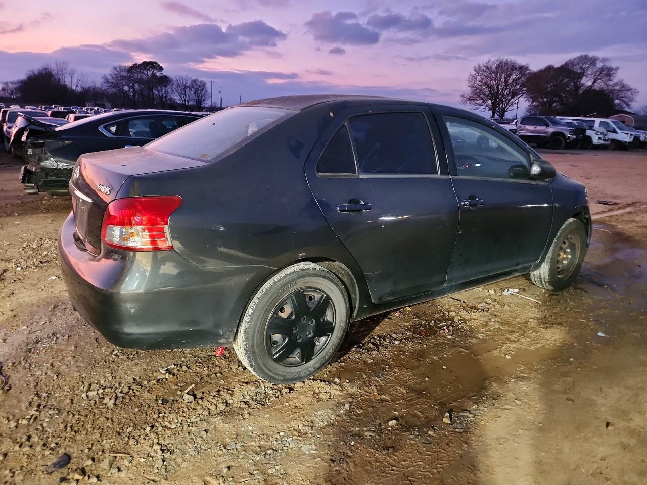 2009 TOYOTA YARIS photo 3