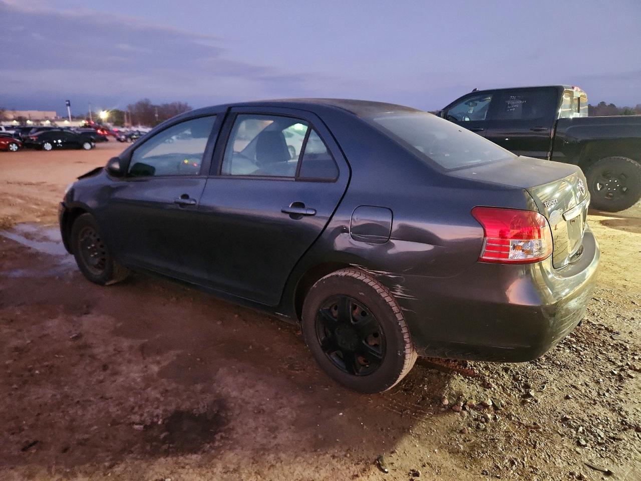 2009 TOYOTA YARIS photo 2