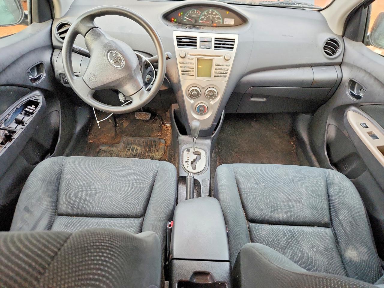 2009 TOYOTA YARIS photo 8