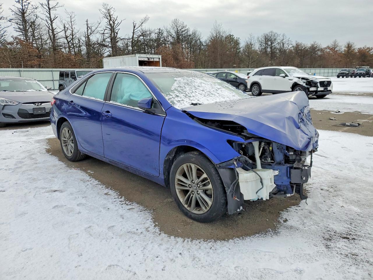2015 TOYOTA CAMRY LE photo 4